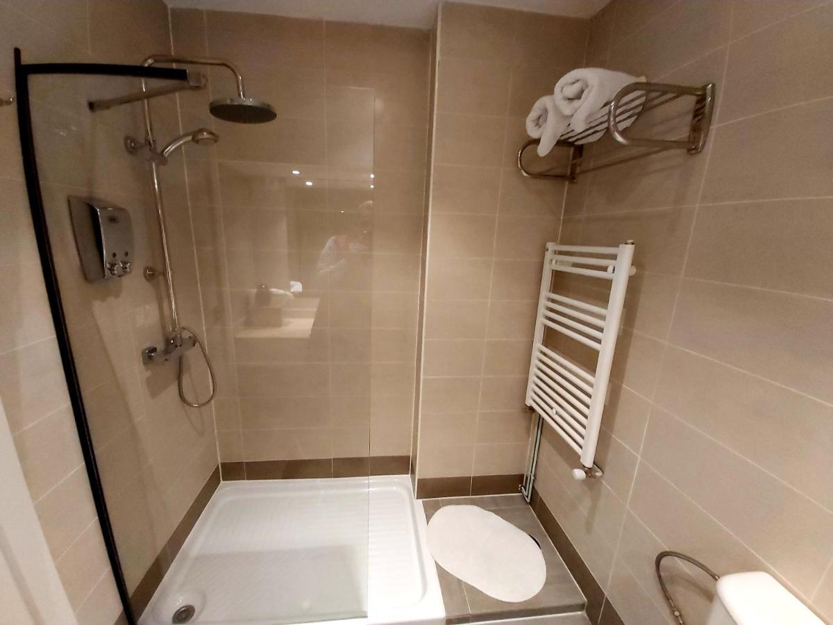 Apartamentos Santa Juliana Madrid Exterior foto